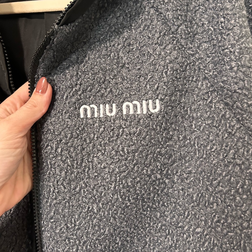 Miu Miu Cropped Charcoal Black Teddy Fleece Dual Lined Jacket - Picture 7 of 16